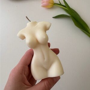 Handmade body candle made from a soy blend